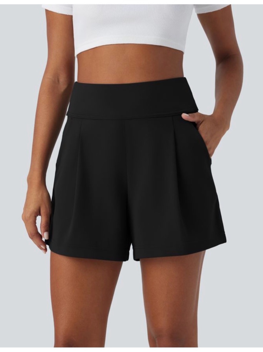 HALARA Black High-Waist Pleated Active Shorts